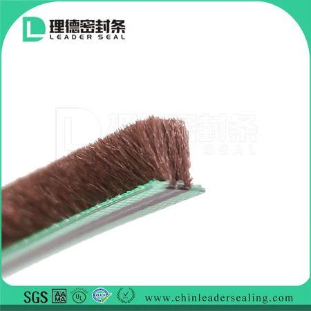 Garnitura de prindere a ușii antipraf